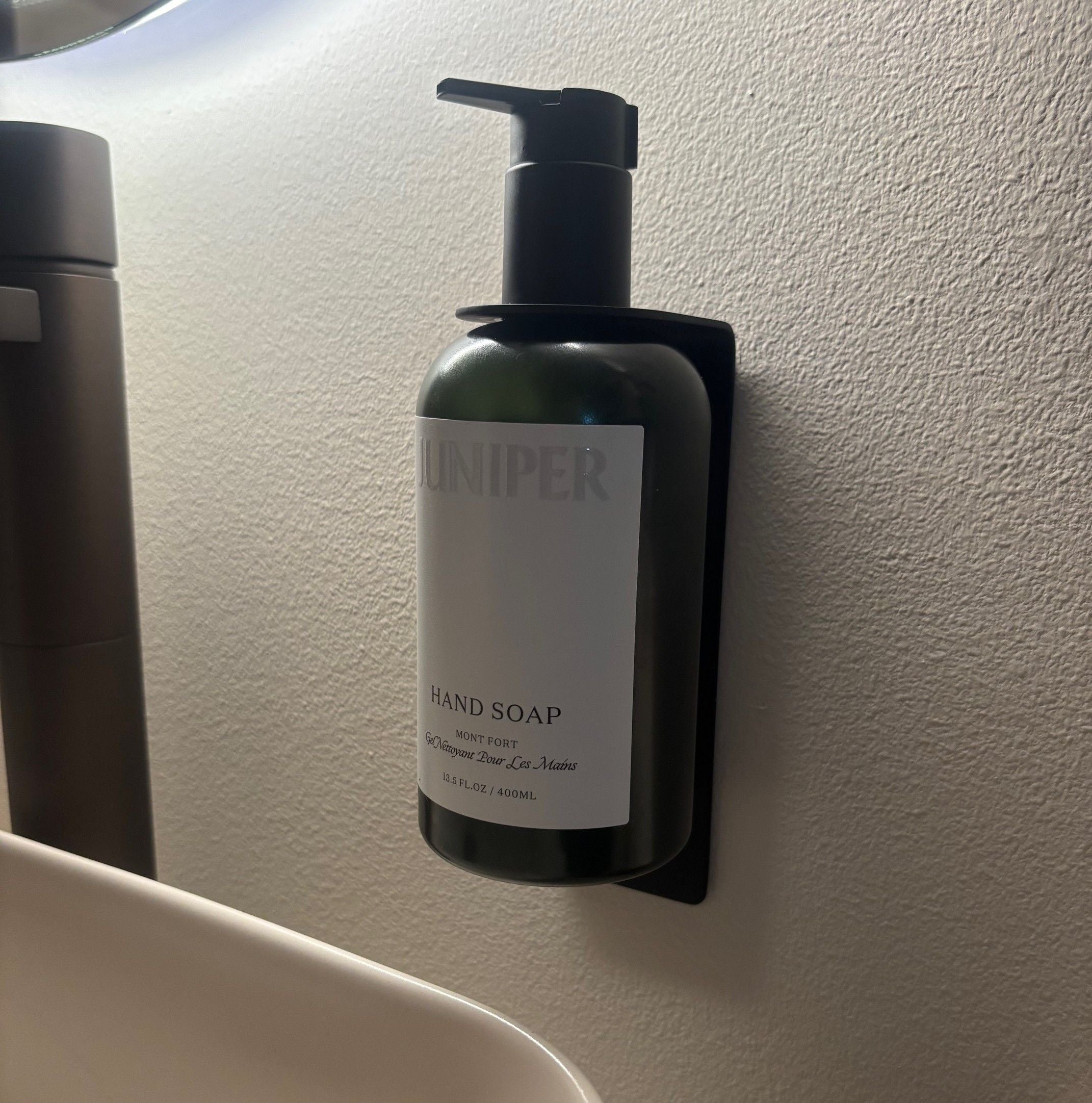 Tvålpumpshållare från Beslag Design